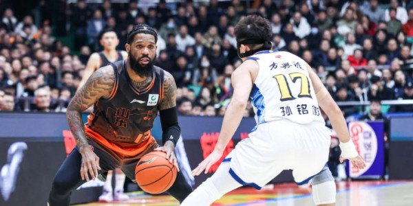 乐鱼最新登录入口-12投10铁，被高诗岩打崩心态！球迷：知道你为啥进不了国家队了吧